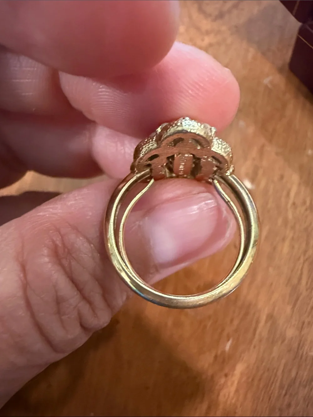 Vintage Avon Gold-Tone Pink Cabochon & Cream Bead Floral Ring